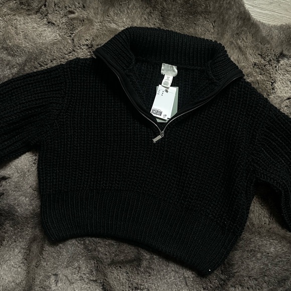 HM Cropped Turtleneck Sweater - Picture 5 of 6